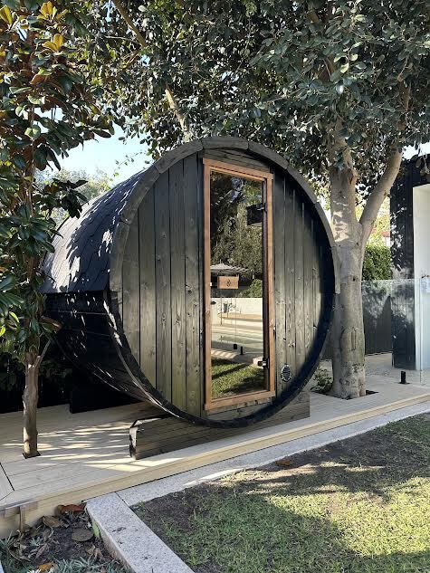 Black Cove Barrel Sauna