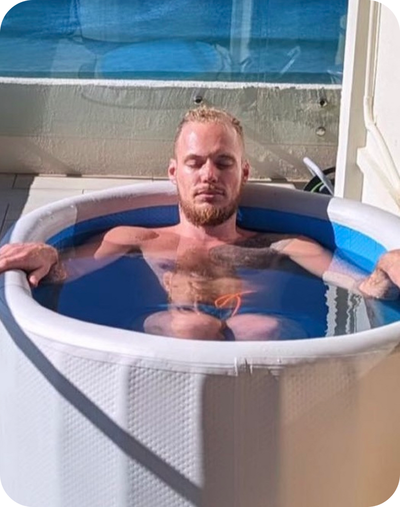 Johannes Egberts in a PlusLife ice bath